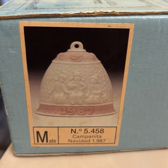 Vintage Llardo 1987 Christmas Bell Ornament - Picture 9 of 9